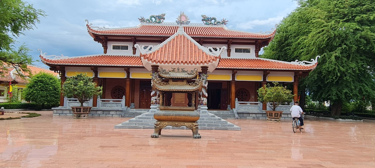 Để lưu giữ lại những hiện vật lịch sử một thời đáng nhớ, Bảo tàng Quang Trung được xây dựng ngay tại chính quê hương của người anh hùng dân tộc.