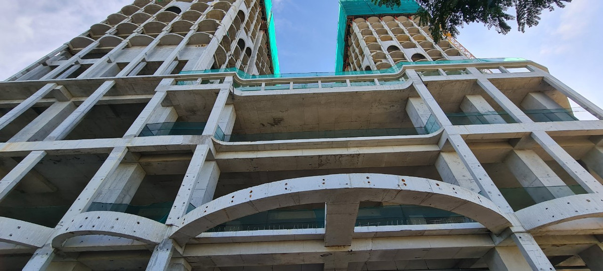 Từ tầng 5 trở lên là các căn hộ cao cấp view biển, với kiến trúc ban công lồi, lấy ý tưởng kiến trúc từ câu chuyện cây tre trăm đốt và những con sóng tại Vịnh Đà Nẵng.