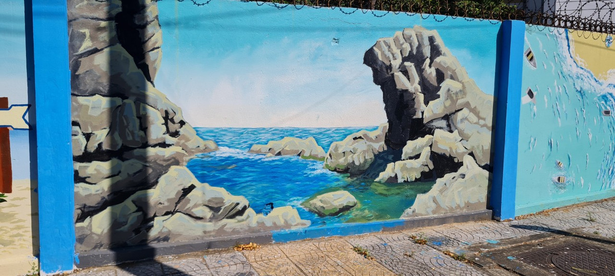 Mũi Nghê Sơn Trà, nơi đón ánh nắng mặt trời đầu tiên của Đà Nẵng, với một mỏm đá hình thù khá giống hình con sư tử biển.