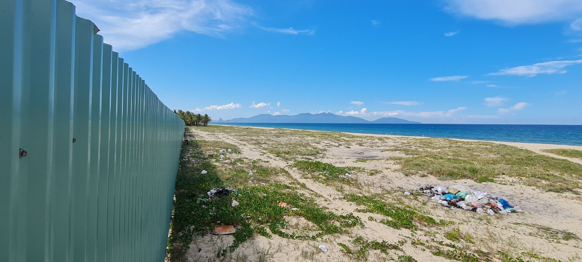 Dự án sở hữu vị trí đắc địa, cạnh 2 sân golf Montgomerie Links và BRG Đà Nẵng, phía sau là bãi biển nên thơ tuyệt đẹp.