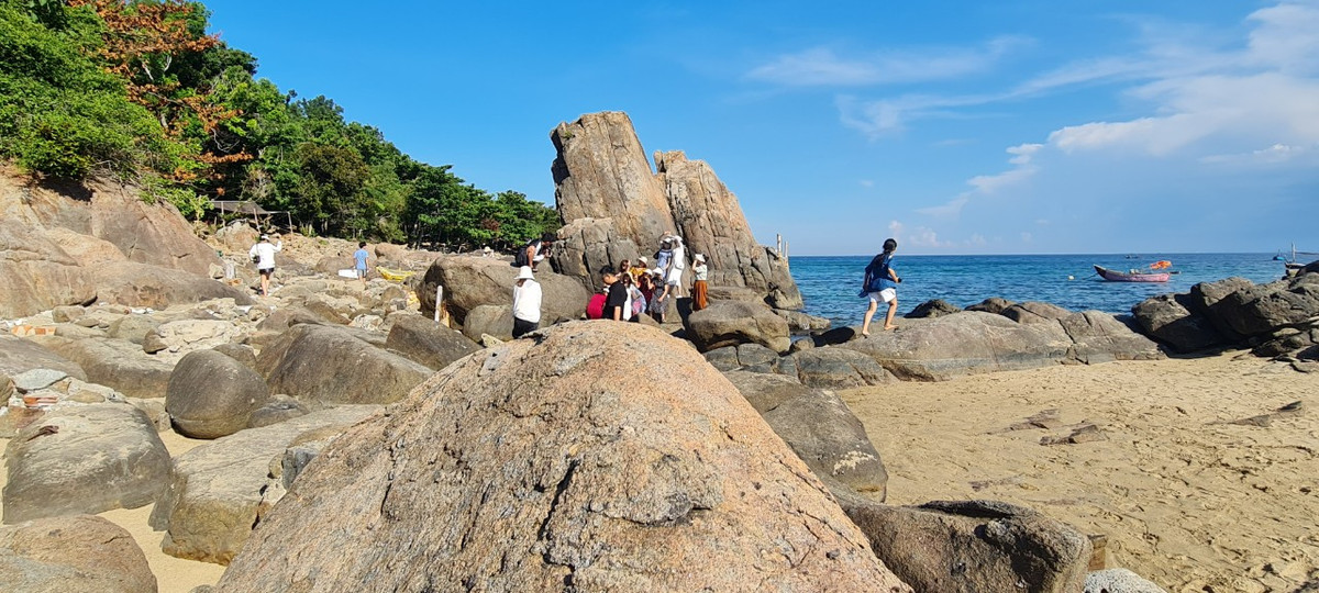 Nay, bãi đá Obama đã trở thành thiên đường sống ảo, là điểm check in cực hot của giới trẻ Đà thành và du khách, nhất là vào dịp hè.