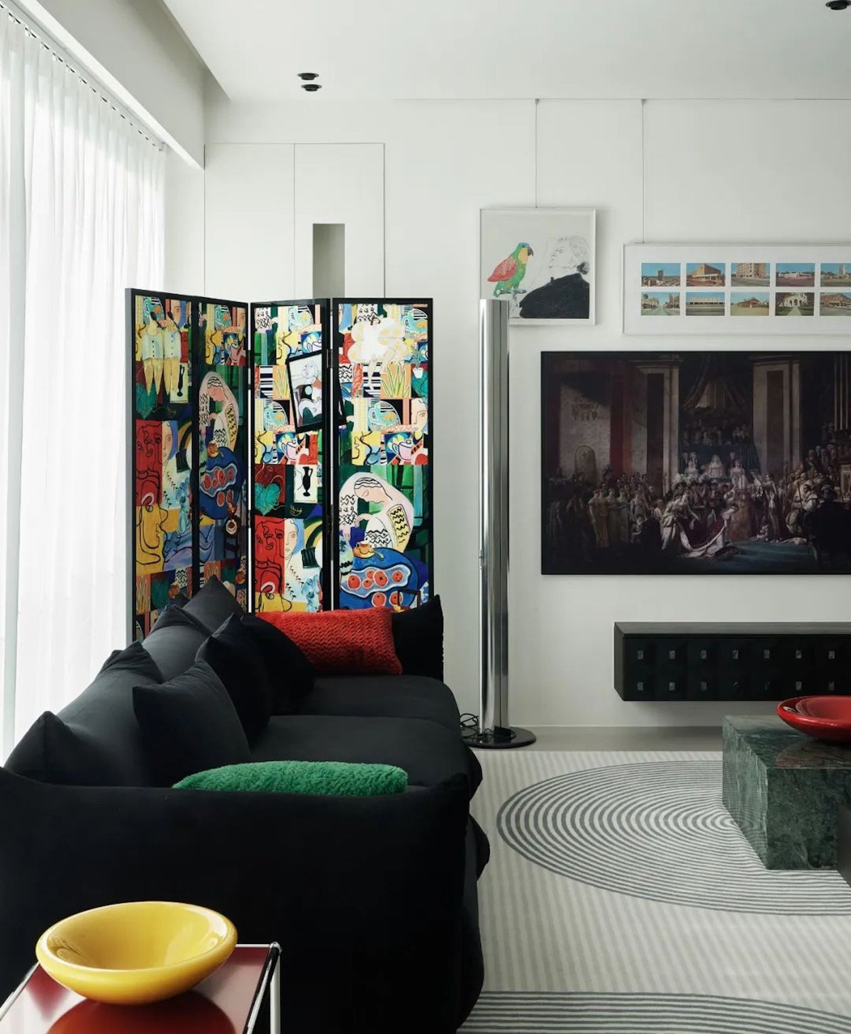 Biến căn tập thể cũ bố mẹ tặng thành nơi ở ngập nắng - Hình 3 Bien can tap the cu bo me tang thanh noi o ngap nang-Hinh-3