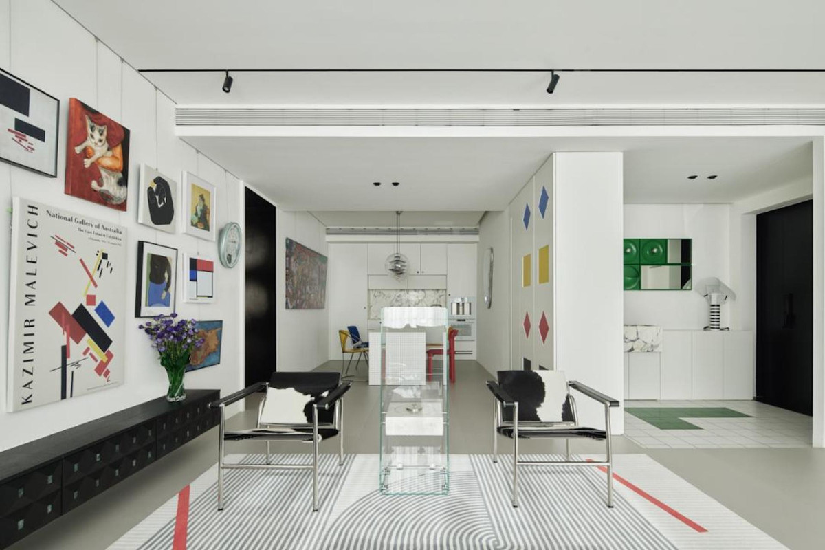 Biến căn tập thể cũ bố mẹ tặng thành nơi ở ngập nắng Bien can tap the cu bo me tang thanh noi o ngap nang