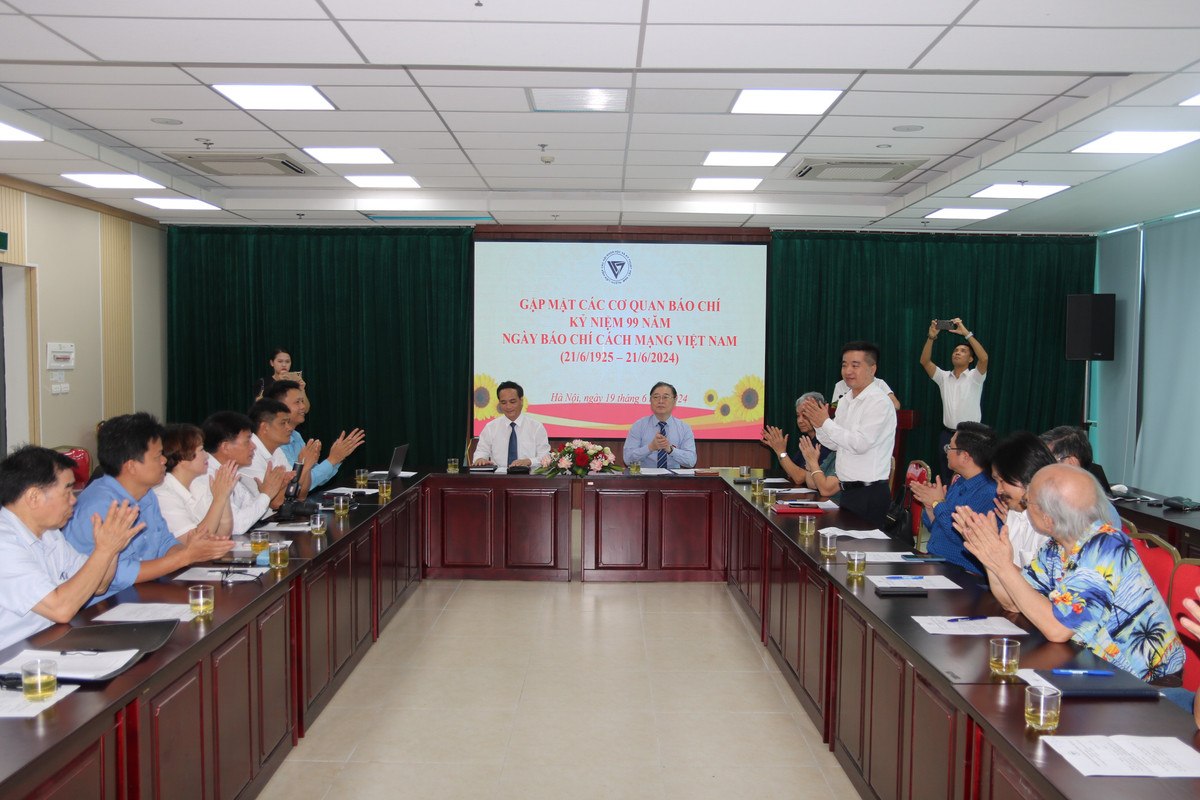 Chu tich VUSTA Phan Xuan Dung: Mong cac nha bao phat huy long say me va dao duc nghe nghiep-Hinh-2