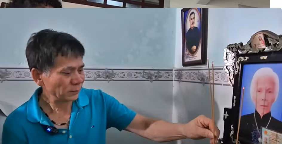 That lac nhau 48 nam, nguoi cha noi 2 cau, con thot len: Dung cha roi!-Hinh-4