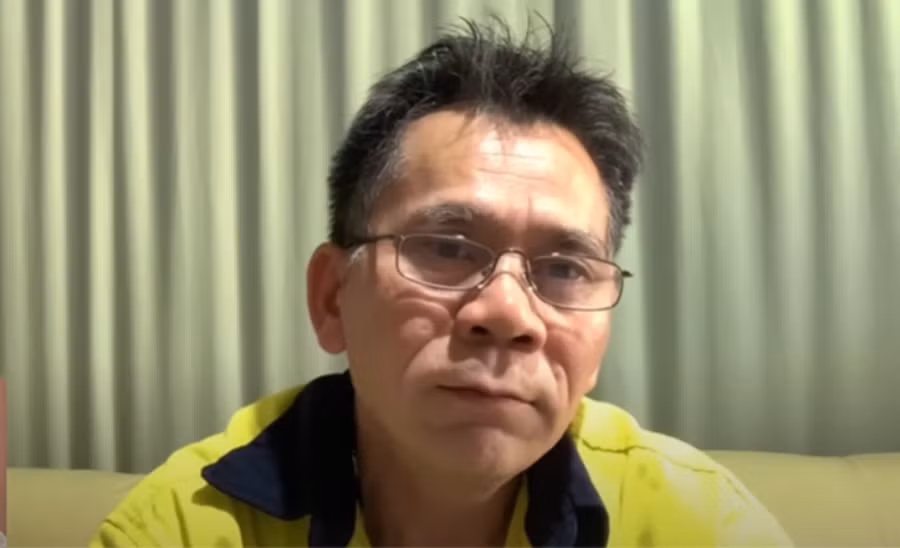 That lac nhau 48 nam, nguoi cha noi 2 cau, con thot len: Dung cha roi!