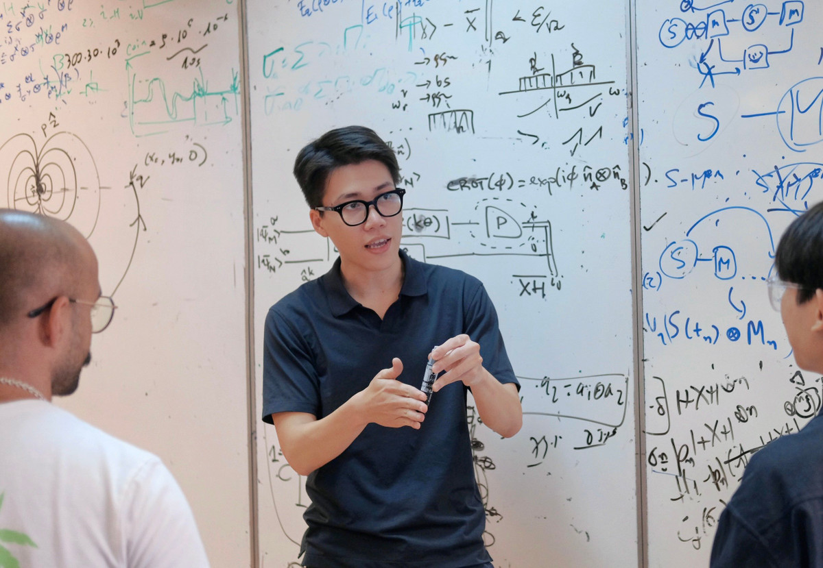 “To mo” ve mua dong Ha Noi, nam sinh gianh hoc bong tien si DH Phap-Hinh-2