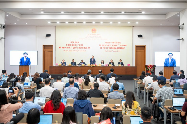 Quốc hội lý giải tăng lương cơ sở 30% mà lương hưu tăng chỉ 15% - Hình 2 Quoc hoi ly giai tang luong co so 30% ma luong huu tang chi 15%-Hinh-2