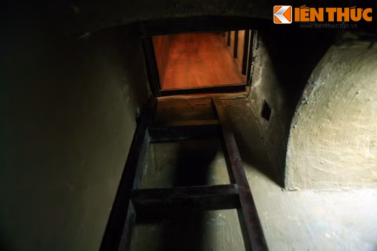 Việc tạo xây dựng căn hầm ngay giữa trung tâm mà không bị phát hiện là cả một kỳ tích gắn với sự mưu trí, dũng cảm của Hội ủng hộ Vệ quốc đoàn. Để đào được căn hầm này, các thành viên của Hội đã phải đào liên tục vào buổi tối.