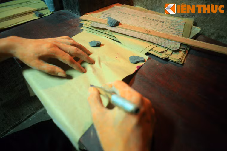 Từ khi hầm được hoàn thành, những hội viên nòng cốt luôn túc trực dưới hầm nhằm theo dõi tin tức thu từ đài phát thanh Hà Nội để biên tập lại, sau đó cho in ronéo thành truyền đơn tung ra khắp nơi hoặc sao chép tài liệu học tập nhằm phổ biến trong nội bộ.