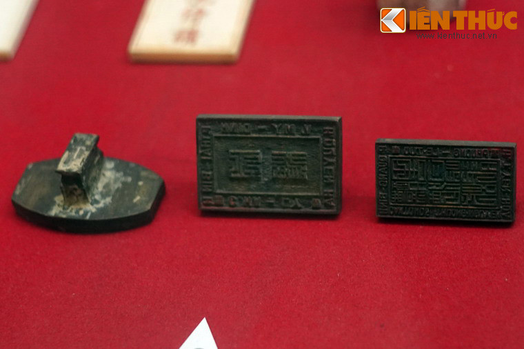 Triện đồng, hào lý ở các địa phương dùng dưới thời thực dân Pháp thống trị.