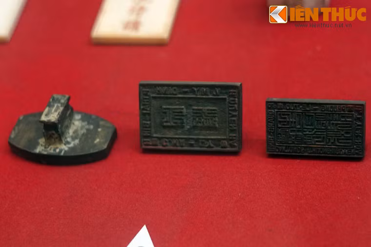 Triện đồng, hào lý ở các địa phương dùng dưới thời thực dân Pháp thống trị.