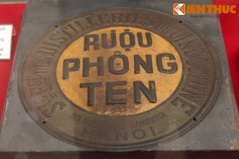 Nhãn hãng rượu Phông-ten tại công ty độc quyền kinh doanh rượu của thực dân Pháp ở Việt Nam đầu thế kỷ 20.