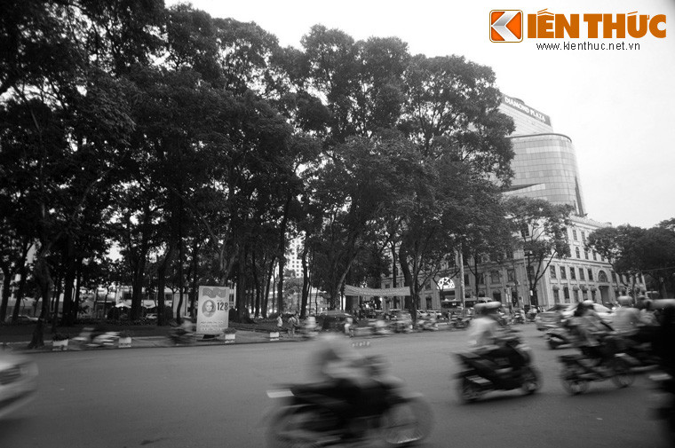 Tuy nhiên, việc tiếp sóng không thành công. Nửa giờ trôi qua, dân chúng bắt đầu bàn tán xôn xao. Một số người cảnh giác đặt ra nghi vấn: Phải chăng có kẻ phá hoại? Mặc dù hoài nghi này không có chứng cớ, song trong bối cảnh lúc đó nó vẫn thuyết phục được nhiều người.