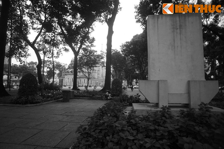 Theo thông báo của ban tổ chức, đúng 14h, tại quảng trường Ba Đình Chủ tịch Hồ Chí Minh sẽ đọc bản Tuyên ngôn độc lập, đài Bạch Mai (đài tiếng nói Việt Nam) sẽ trực tiếp truyền thanh trên làn sóng 32Mhz. Ban tổ chức ở Sài Gòn sẽ tiếp sóng và phát qua hệ thống loa phóng thanh.