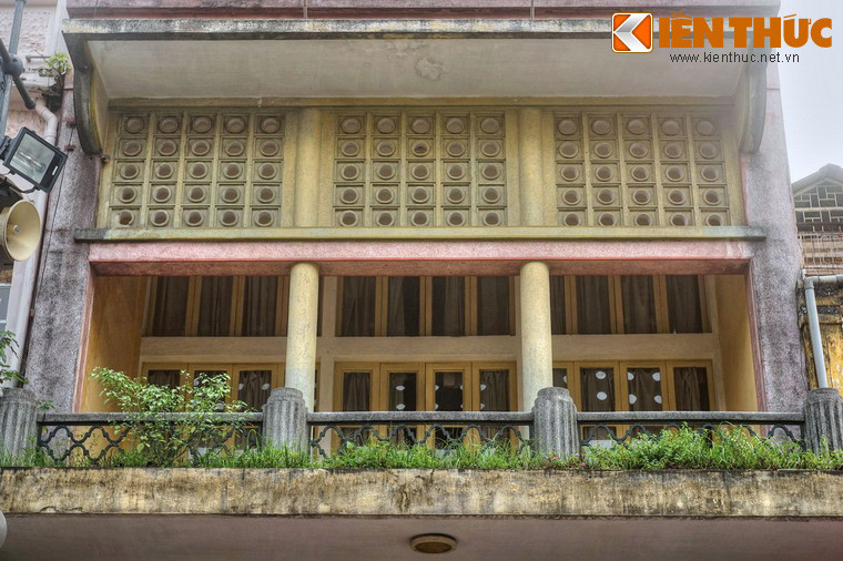 Trong những ngày đầu Cách mạng Tháng Tám 1945, ngôi nhà 48 Hàng Ngang được ông Trịnh Văn Bô hiến cho cách mạng, trở thành nơi làm việc của Thường vụ Trung ương Đảng và Hồ Chủ tịch. Đây cũng là nơi đầu tiên Chủ tịch Hồ Chí Minh đã ở trong những ngày đầu Người trở về Hà Nội.