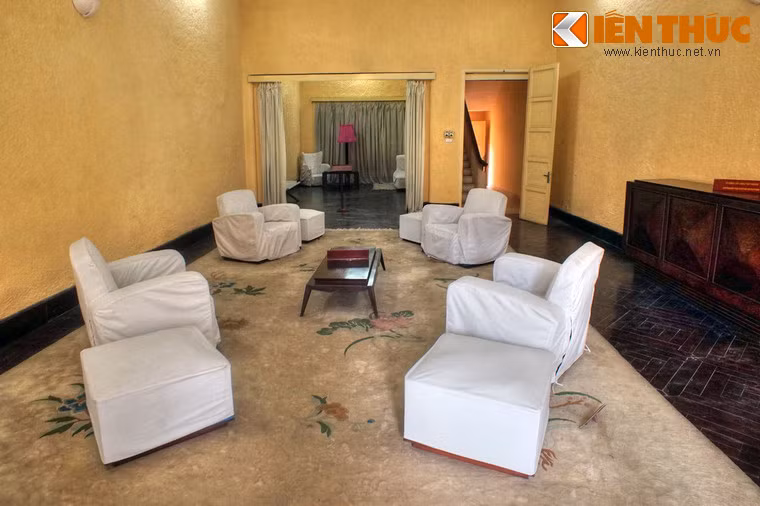 Tại ngôi nhà này, Chủ tịch Hồ Chí Minh đã ra những quyết định có ý nghĩa lịch sử quan trọng đối với dân tộc Việt Nam. Trong một căn phòng ở tầng hai, Người đã viết bản Tuyên ngôn Độc lập vào những ngày khí thế cách mạng sục sôi.