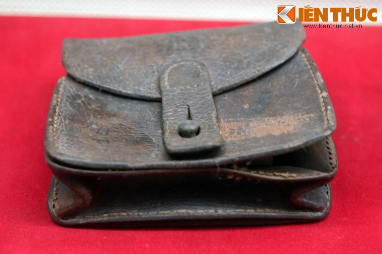 Bao đạn, anh Nguyễn Văn Thụ dùng đựng đạn trong cuộc khởi nghĩa Bắc Sơn, tháng 9/1940.