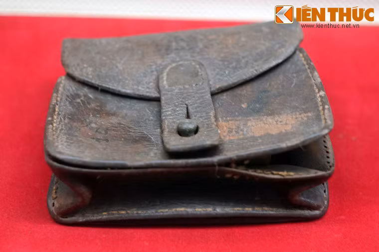 Bao đạn, anh Nguyễn Văn Thụ dùng đựng đạn trong cuộc khởi nghĩa Bắc Sơn, tháng 9/1940.