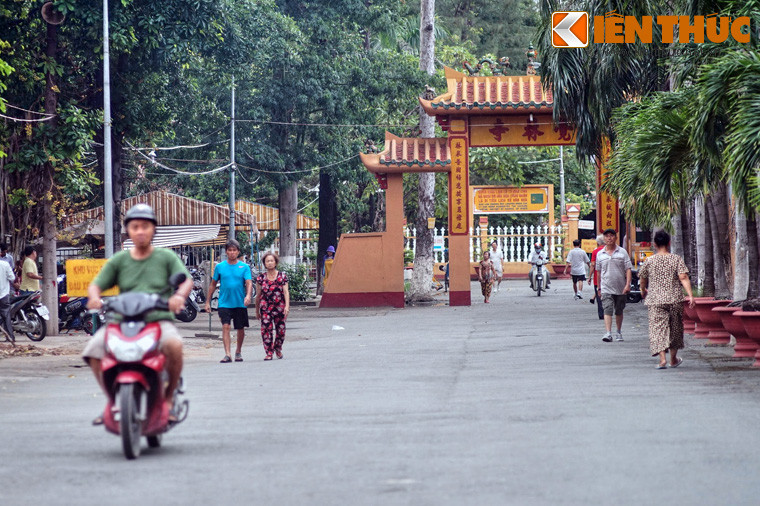 Chùa do cư sĩ Lý Thụy Long, người Minh Hương, quyên tiền xây dựng vào năm 1744, thời chúa Nguyễn Phúc Khoát. Ban đầu chùa có tên là Sơn Can (gò núi) hay Cẩm Sơn do tọa lạc trên gò Cẩm Sơn. Ngoài ra còn có tên Cẩm Đệm, theo tên dân gian của cư sĩ Thụy Long (ông vốn tên Cẩm, chuyên nghề đan đệm).