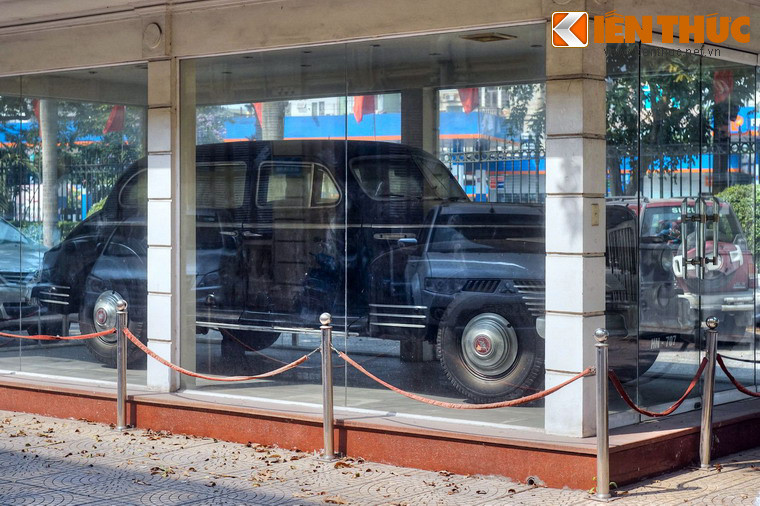 Đây là loại xe hơi chống đạn đặc chủng được dùng để bảo vệ Chủ tịch Hồ Chí Minh và các đồng chí trong Bộ Chính trị, Trung ương Đảng trong các chuyến công tác từ năm 1954 - 1972.