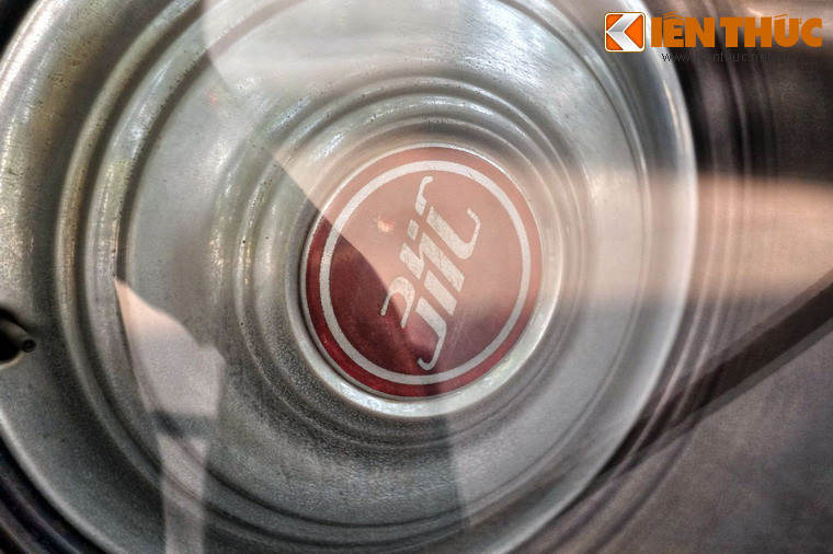 Chỉ được sản xuất 32 chiếc từ 1946 đến 1947, ZIS-115 là một trong những mẫu xe rất hiếm mà các nhà sưu tập xe hơi thèm muốn được sở hữu.