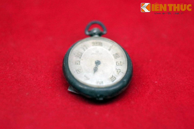 Đồng hồ du kích Ba Tơ thu được của phát-xít Nhật năm 1945. Các hoạt động trong Cao trào kháng Nhật là những hình thức tập dượt quần chúng đấu tranh từ thấp đến cao trên mọi mặt trận, chuẩn bị cho Tổng khởi nghĩa tháng 8/1945.