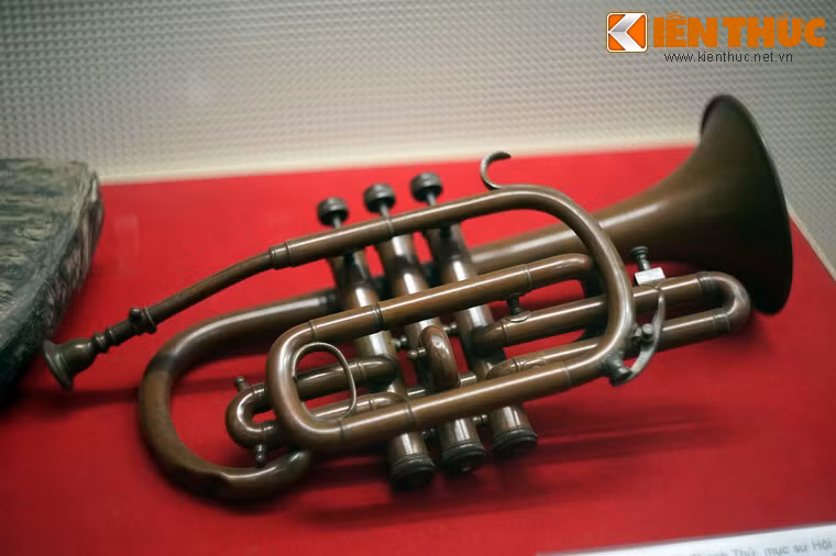 Kèn đồng được ông Bùi Thanh Thử, mục sư Hội giáo Tin lành dùng tham gia giành chính quyền ở Sơn Tây (Hà Nội) tháng 8/1945.