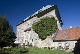 Cụ thể, lâu đài cổ kính Houska được cho là cửa ngõ dẫn tới địa ngục.