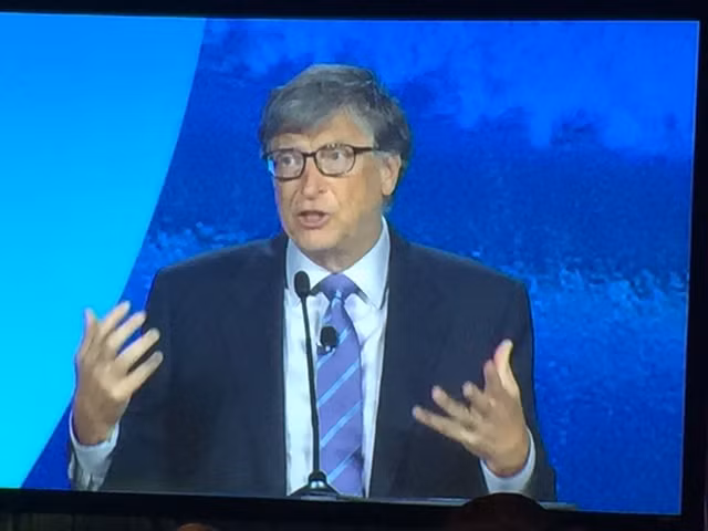 Do vậy, Bill Gates cho rằng thế giới cần chuẩn bị sẵn sàng cho đại dịch kế tiếp giống như chuẩn bị cho chiến tranh.