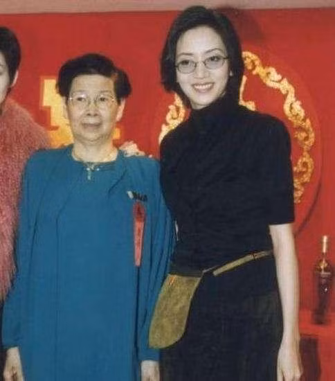 Me gia diva Mai Diem Phuong van bon rut tai san cua con gai-Hinh-2