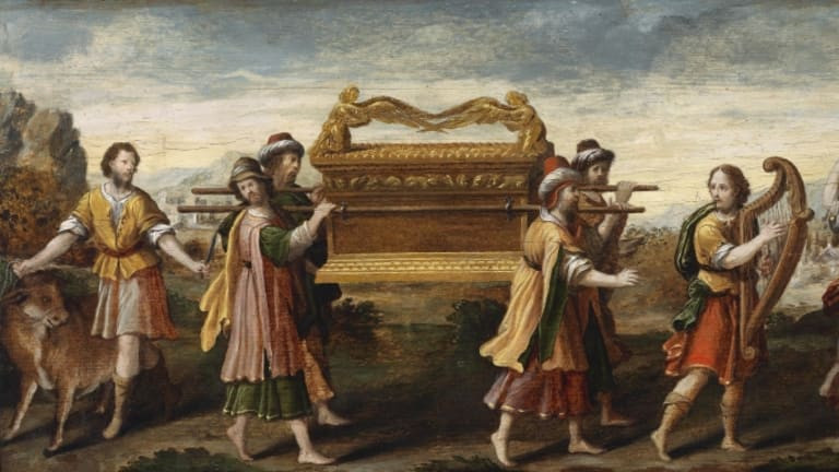 Một số giả thuyết cho rằng, chiếc rương vàng trên đã "lưu lạc" đến Nam Phi, Pháp, Anh hay Ireland.