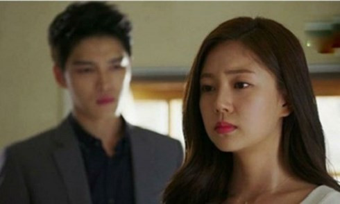 Vua nhin thay dieu nay, toi lap tuc xe don ly hon truoc mat vo