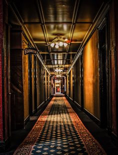 Tuy nhiên, phòng 218 cũng là phòng được khách đặt thường xuyên nhất để trải nghiệm cảm giác kỳ bí, khó lý giải.