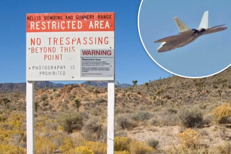 Khu vực 51 hay Vùng 51 (Area 51) là căn cứ quân sự tuyệt mật của Mỹ nằm trên hoang mạc Nevada. Địa điểm tuyệt mật này không xuất hiện trên bất cứ tấm bản đồ chính trị nào của Mỹ cũng như thế giới.