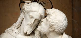 Với việc hôn Chúa Jesus, Judas có thể nói cho mọi người biết chính xác người nào là Chúa Jesus.