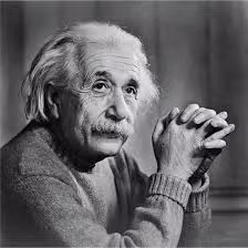 Đặc biệt, Einstein từng tặng cho Monroe tấm ảnh có chữ ký của ông. Nữ diễn viên Hollywood này rất quý trọng bức ảnh được Einstein tặng.