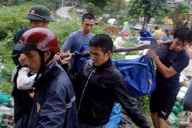 Lo nui 13 nguoi chet o Nha Trang: Tran mua lich su, thiet hai qua lon-Hinh-2