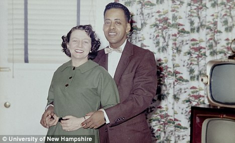 Khi tỉnh dậy, họ thấy mình đứng trước 6 người mang hình dáng giống như những con số.