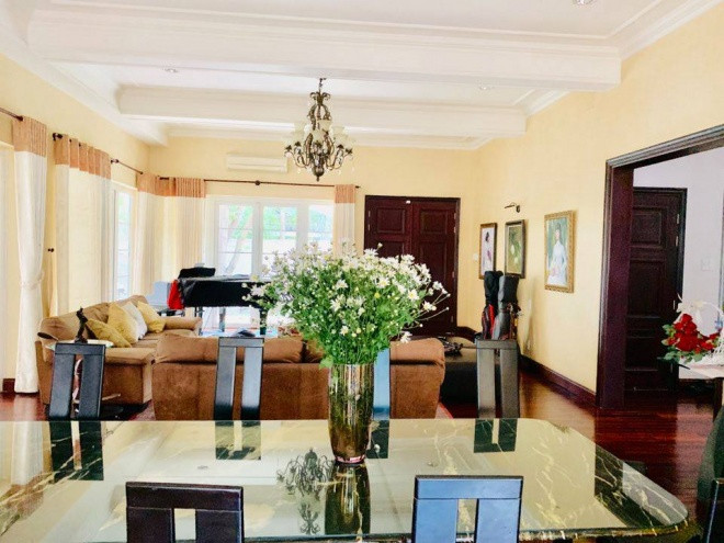 Khong gian ben trong biet thu trieu do cua dien vien Hien Mai-Hinh-6