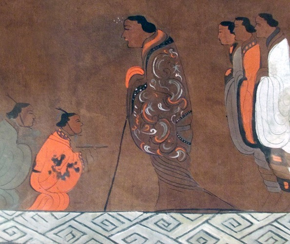 Vì vậy, các chuyên gia tìm hiểu vì sao xác ướp Tân Truy phu nhân được bảo quản hoàn hảo đến vậy. Sau một thời gian nghiên cứu, các chuyên gia nhận thấy thi hài nữ quý tộc này được quấn trong hơn 20 lớp lụa.