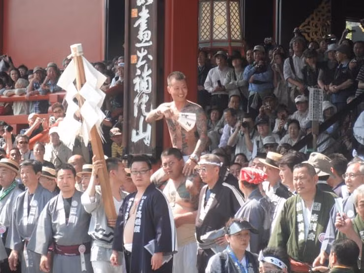 Theo đó, các thành viên của Yakuza đều là những người có tiền án tiền sự.