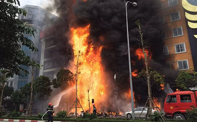 Co nen mua nhung ngoi nha tung bi chay?