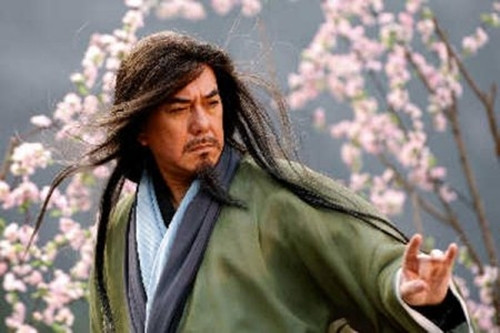 Nhân vật Đông tà Hoàng Dược Sư trong "Thần điêu đại hiệp" từng nói: "Ta không tin thứ lễ giáo ăn thịt người không nhả xương ấy thì người ta bảo ta là tà ma ngoại đạo. Ta là tà ma ngoại đạo nhưng so với bọn khốn khiếp luôn miệng nói nhân nghĩa đạo đức để hại người e còn thua một chút đấy".