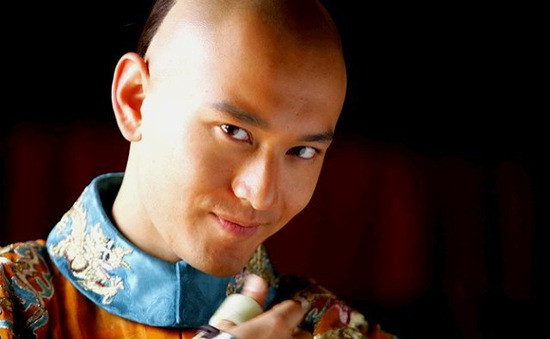 Vi Tiểu Bảo trong tác phẩm "Lộc đỉnh ký" có câu nói khiến mọi người phải suy ngẫm: "Làm quan chỉ được nói người trên, chứ không lừa gạt kẻ dưới".