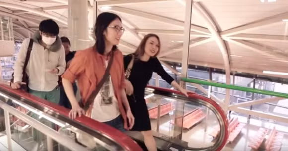 Lo gia the cua nguoi dan ong 