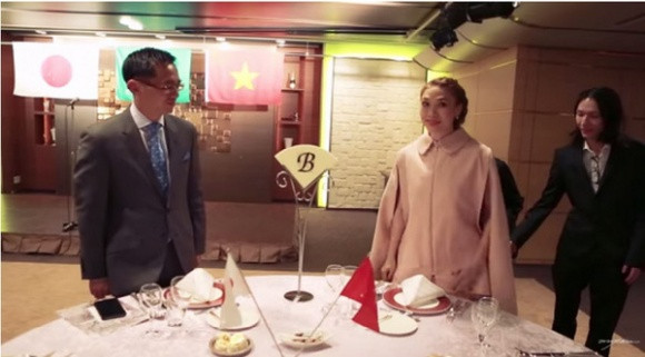 Lo gia the cua nguoi dan ong 