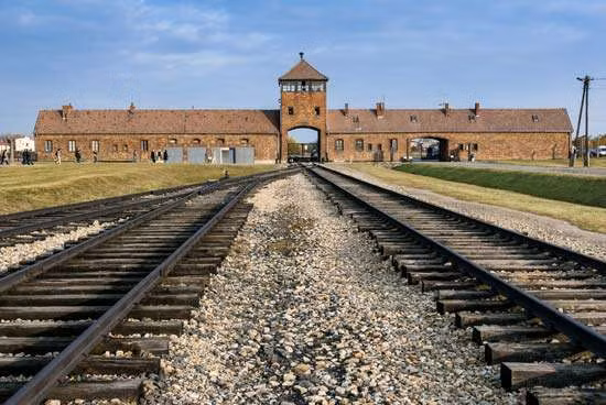Theo một số tài liệu, 144 tù nhân đào thoát thành công khỏi trại Auschwitz-Birkenau. Mời độc giả xem video: Trại tập trung của Đức Quốc xã (nguồn: VTC14)
