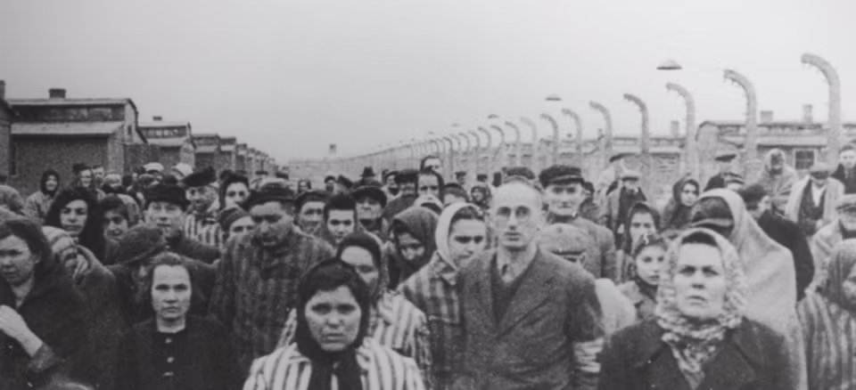 Trước cuộc sống tại "chốn địa ngục trần gian" tại Auschwitz-Birkenau, hàng trăm tù nhân đã thực hiện đào tẩu khỏi nơi chết chóc này.