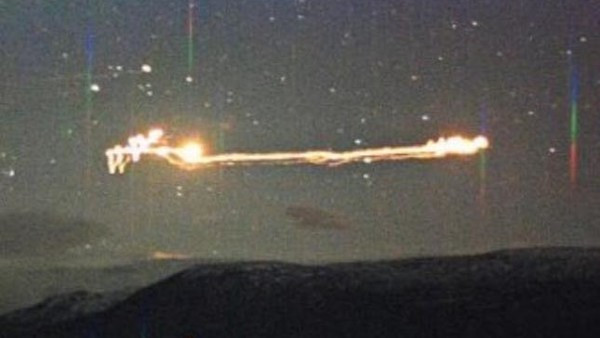 Vào những năm 1940 - 1980, một số nhiếp ảnh gia đã chụp được nhiều bức ảnh các quả cầu ánh sáng kỳ lạ, bay liệng phía trên bầu trời thung lũng Hessdalen, Na Uy. Người ta gọi nó là "hiện tượng Hessdalen".